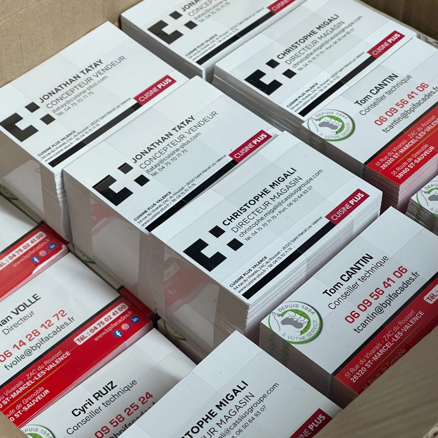 Cartes de visite, flyers, brochures : les choix techniques qui font la différence